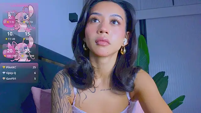 Mia Tin online show from October 9, 4:16 pm