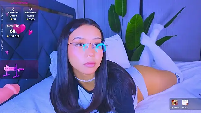 Snapshot of Mia_Tin chatting on May 13, 8:38 pm Mia Tin online show from May 13, 8:38 pm