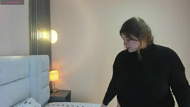 EYMI TOMSOM online show from January 24, 11:37 am