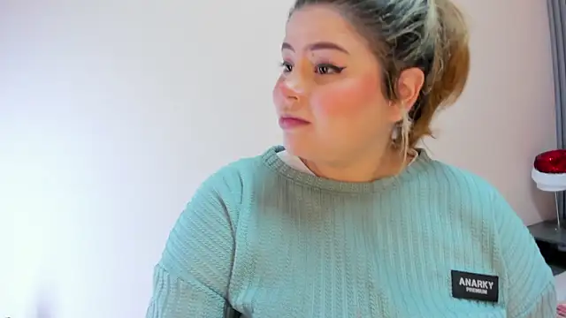 EYMI TOMSOM online show from December 20, 10:44 am