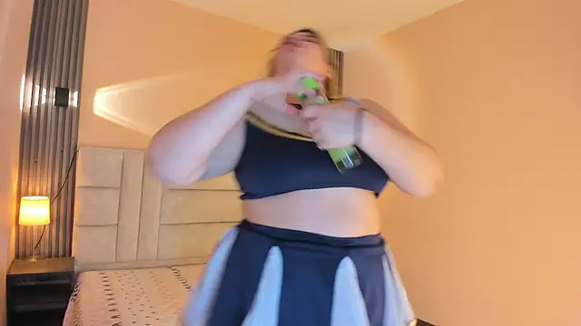 EYMI TOMSOM online show from January 6, 10:41 am