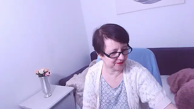 Snapshot of ChristaRose chatting on February 14, 12:41 am ChristaRose online show from February 14, 12:41 am