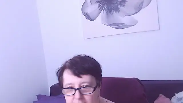 Snapshot of ChristaRose chatting on November 10, 2:43 am ChristaRose online show from November 10, 2:43 am