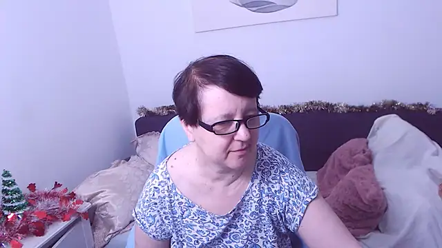 Snapshot of ChristaRose chatting on December 14, 2:11 pm ChristaRose online show from December 14, 2:11 pm