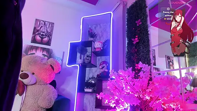  liathompsom09 online show from January 9, 10:00 pm