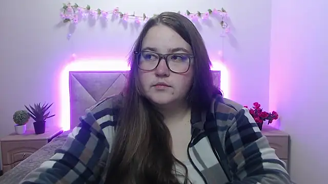 Snapshot of XX_Daniella_XX chatting on April 17, 6:27 am XX Daniella XX online show from April 17, 6:27 am
