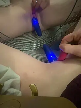 Snapshot of ToysRus24 chatting on December 15, 1:43 pm ToysRus24 online show from December 15, 1:43 pm