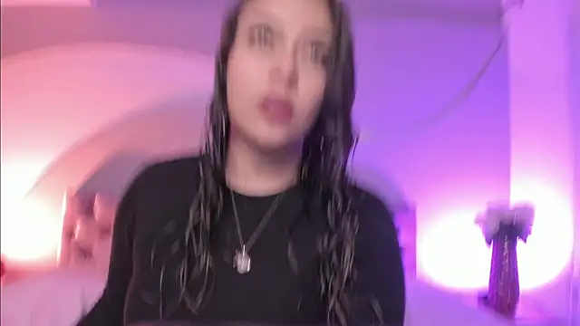 Nicolle W online show from January 25, 12:58 pm