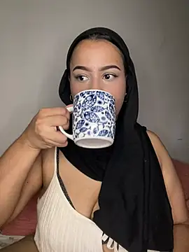 Maryam yamal online show from February 23, 3:18 pm