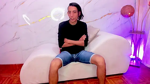 SecretsParty online show from February 20, 9:15 pm