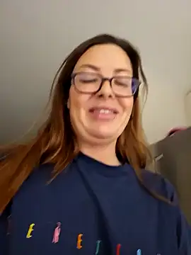 Snapshot of RebeccaXO_ chatting on January 24, 3:43 am RebeccaXO online show from January 24, 3:43 am