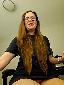 Snapshot of RebeccaXO_ chatting on February 9, 3:22 am RebeccaXO online show from February 9, 3:22 am