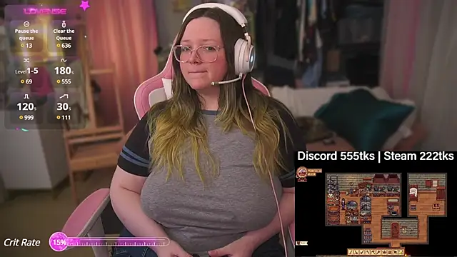 Geeky Kitten online show from January 14, 4:04 am