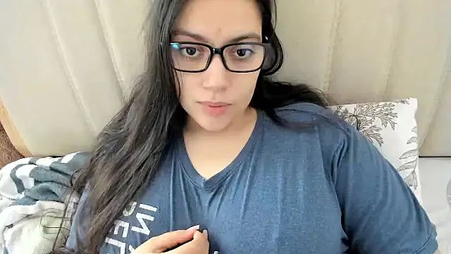 Snapshot of roniewester chatting on February 20, 1:11 pm roniewester online show from February 20, 1:11 pm