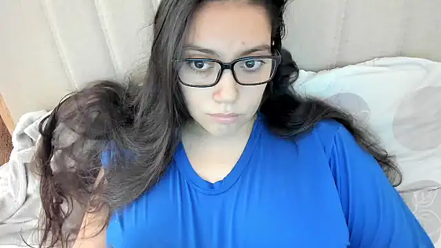 Snapshot of roniewester chatting on March 5, 4:14 pm roniewester online show from March 5, 4:14 pm