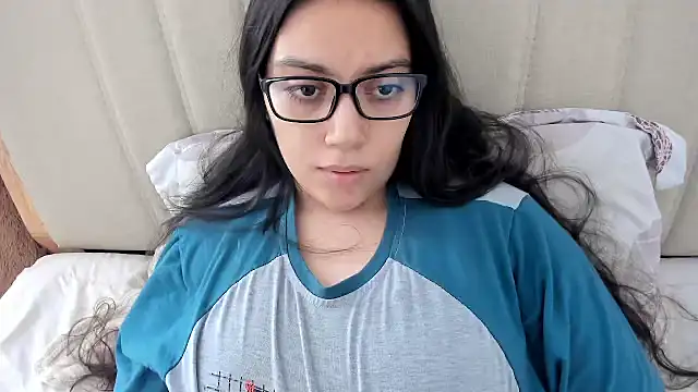 Snapshot of roniewester chatting on March 7, 2:25 pm roniewester online show from March 7, 2:25 pm