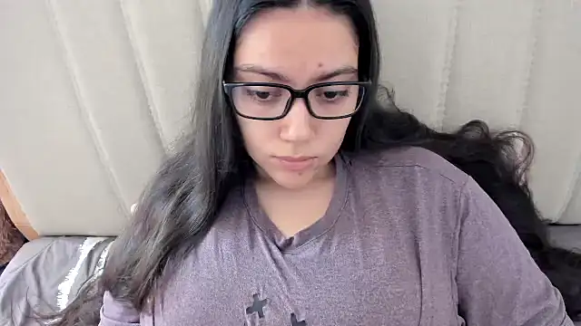 Snapshot of roniewester chatting on March 10, 3:06 pm roniewester online show from March 10, 3:06 pm