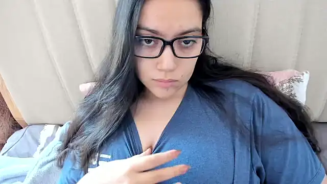 Snapshot of roniewester chatting on March 13, 2:12 pm roniewester online show from March 13, 2:12 pm