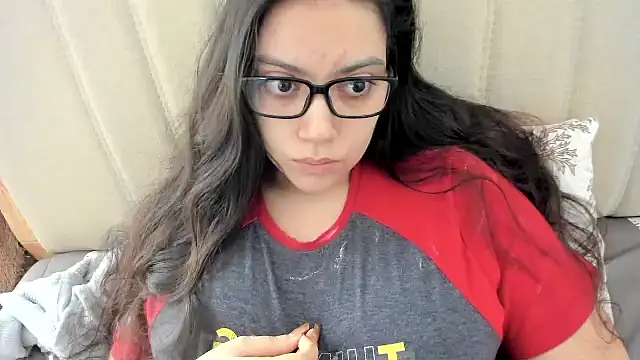 Snapshot of roniewester chatting on March 25, 3:18 pm roniewester online show from March 25, 3:18 pm