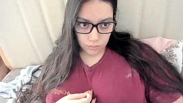 Snapshot of roniewester chatting on March 28, 3:22 pm roniewester online show from March 28, 3:22 pm