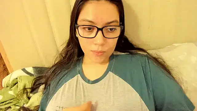 Snapshot of roniewester chatting on April 15, 10:21 pm roniewester online show from April 15, 10:21 pm