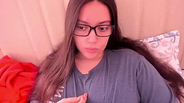 Snapshot of roniewester chatting on April 24, 2:41 pm roniewester online show from April 24, 2:41 pm