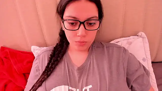 Snapshot of roniewester chatting on May 16, 2:16 pm roniewester online show from May 16, 2:16 pm