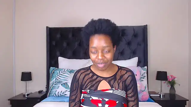 Sexynaughty Gal online show from December 7, 8:38 pm