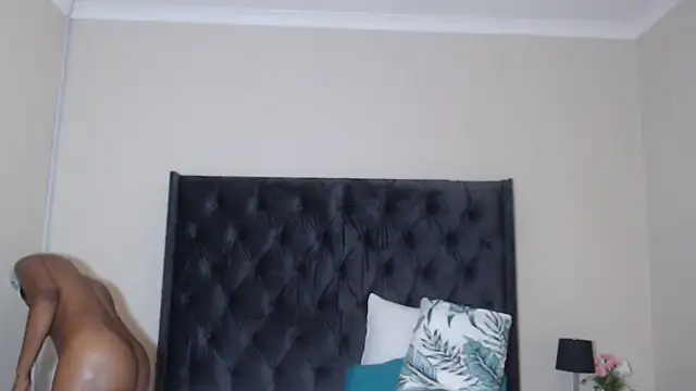 Sexynaughty Gal online show from December 17, 8:21 pm