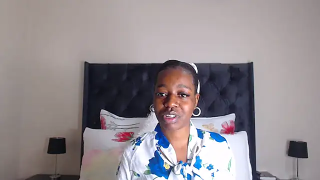 Sexynaughty Gal online show from February 17, 9:10 pm