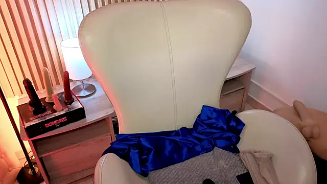 Snapshot of MarianL0ve chatting on October 4, 10:46 am MarianL0ve online show from October 4, 10:46 am