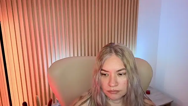 Snapshot of MarianL0ve chatting on October 7, 2:47 pm MarianL0ve online show from October 7, 2:47 pm