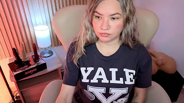 Snapshot of MarianL0ve chatting on October 13, 10:48 am MarianL0ve online show from October 13, 10:48 am