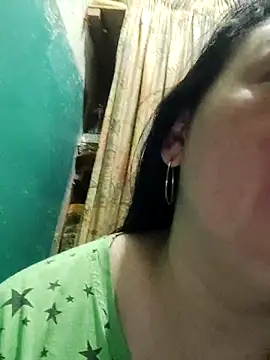 Snapshot of Rini333 chatting on March 6, 2:30 am Rini333 online show from March 6, 2:30 am