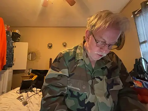 Snapshot of jck1m0t chatting on February 22, 8:18 pm jck1m0t online show from February 22, 8:18 pm