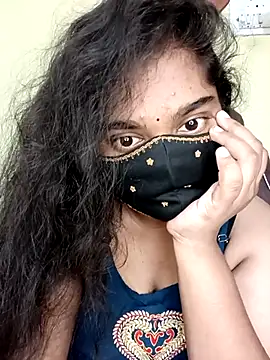 Snapshot of riya-baby chatting on July 28, 1:23 am riya-baby online show from July 28, 1:23 am