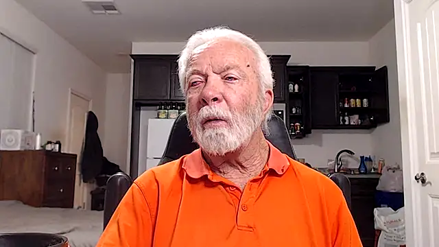 Snapshot of rockpoint69 chatting on April 12, 6:29 am rockpoint69 online show from April 12, 6:29 am