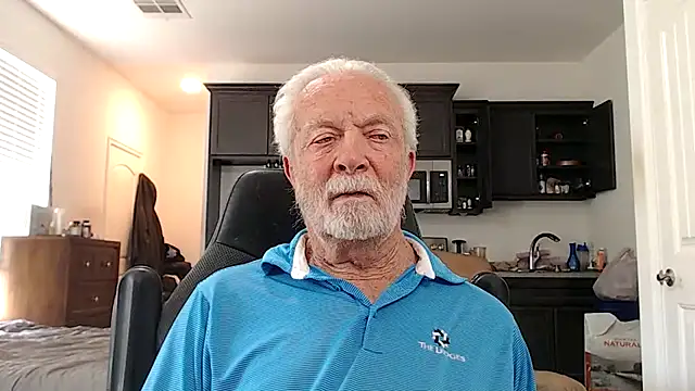 Snapshot of rockpoint69 chatting on April 29, 7:42 pm rockpoint69 online show from April 29, 7:42 pm