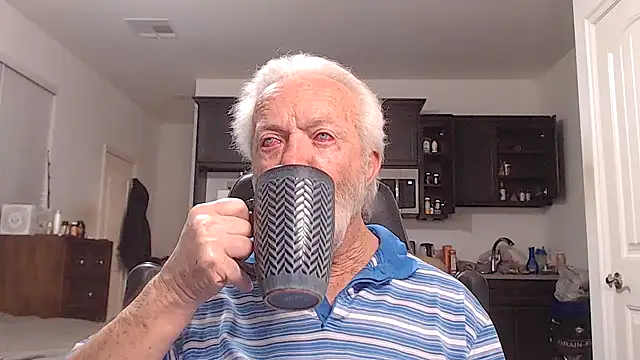 Snapshot of rockpoint69 chatting on May 30, 8:44 am rockpoint69 online show from May 30, 8:44 am