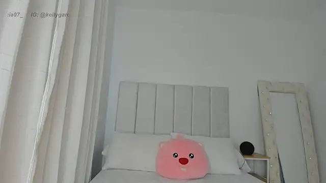 Snapshot of Ally_Snow chatting on May 12, 12:57 pm Ally Snow online show from May 12, 12:57 pm