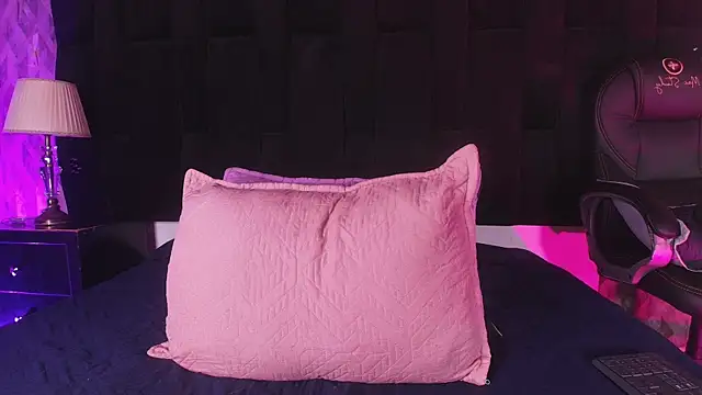 shelsyloreds online show from October 2, 12:01 pm