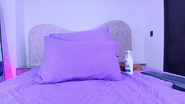 shelsyloreds online show from November 17, 12:33 pm