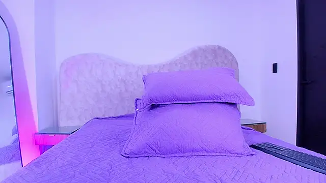 shelsyloreds online show from November 23, 12:16 pm