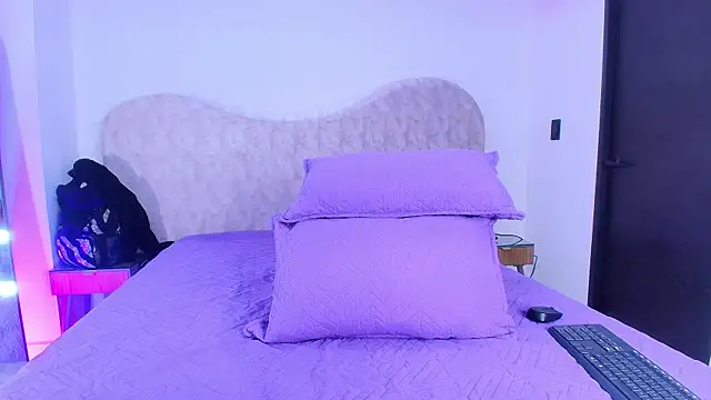 shelsyloreds online show from December 2, 11:59 am