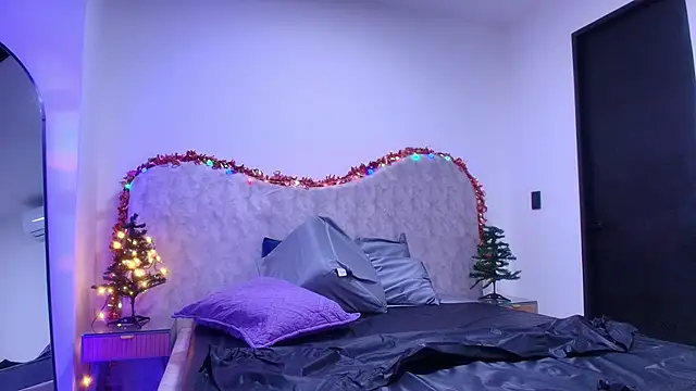 shelsyloreds online show from December 5, 11:52 am