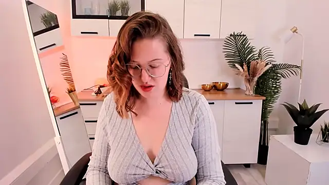 Snapshot of Charmy_Gracy chatting on February 24, 10:46 am Charmy Gracy online show from February 24, 10:46 am