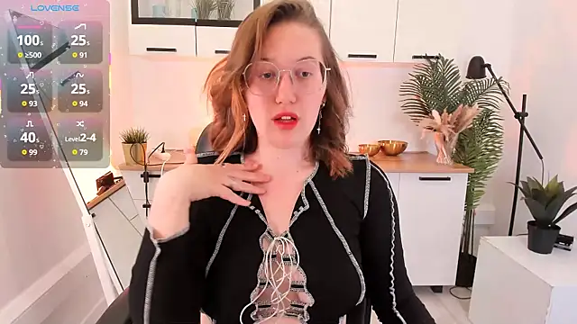 Snapshot of Charmy_Gracy chatting on March 4, 11:27 am Charmy Gracy online show from March 4, 11:27 am