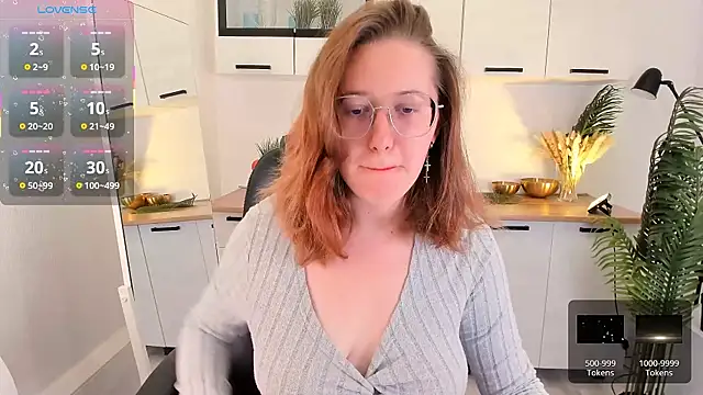 Snapshot of Charmy_Gracy chatting on March 19, 10:52 am Charmy Gracy online show from March 19, 10:52 am