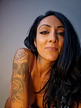 Snapshot of miatemptress69 chatting on October 11, 11:53 am miatemptress69 online show from October 11, 11:53 am