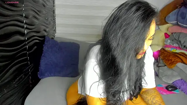 Snapshot of Pocahontas_d chatting on June 7, 4:05 am Pocahontas d online show from June 7, 4:05 am